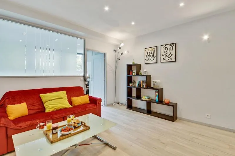 233 Suite Home Paris Concept Apartment