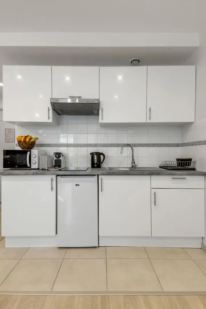 233 Suite Home Paris Concept 0*,