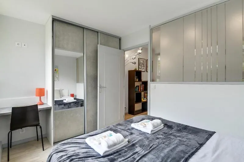 233 Suite Home Paris Concept 0*,  France